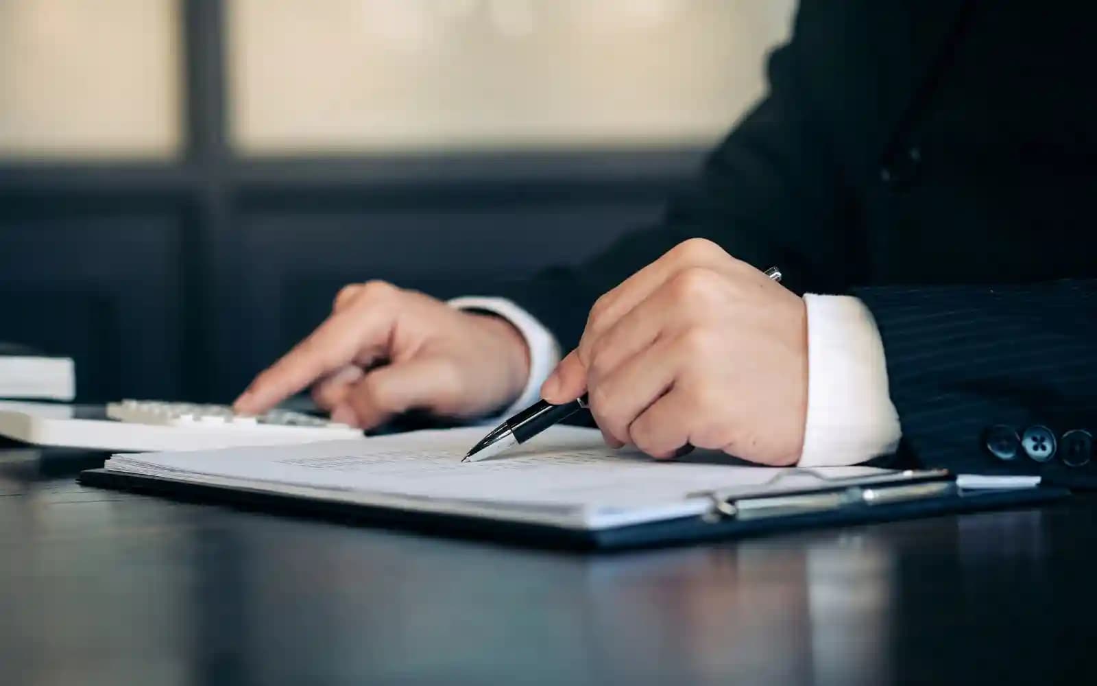 Auditoría Legal de Contratos: Herramienta Esencial para la Seguridad Jurídica Empresarial